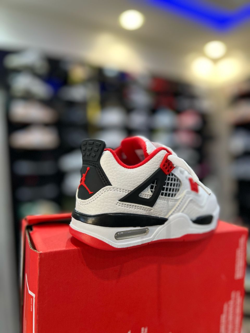 JORDAN 04