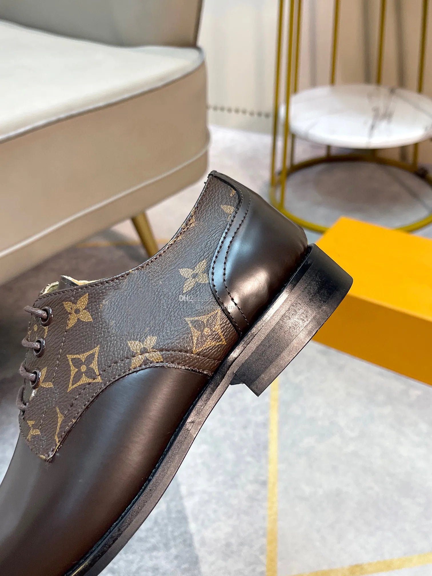 CHAUSSURE DE VILLE