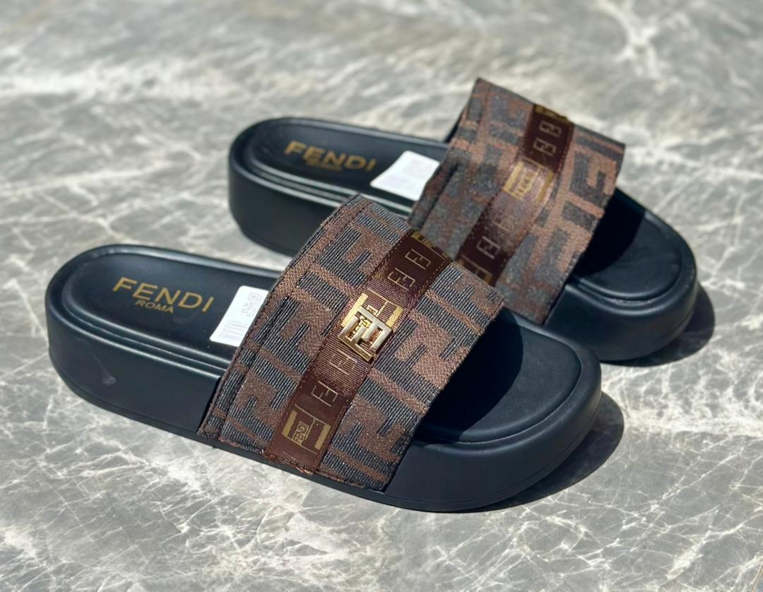SANDALES NIKE