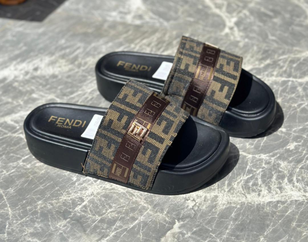 SANDALES NIKE