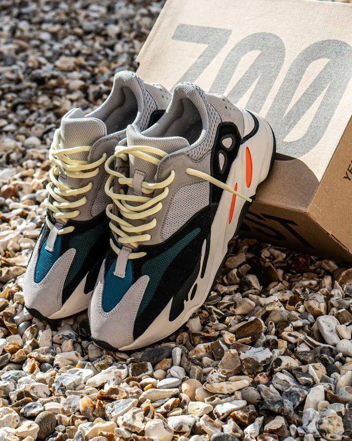 YEZZY 700