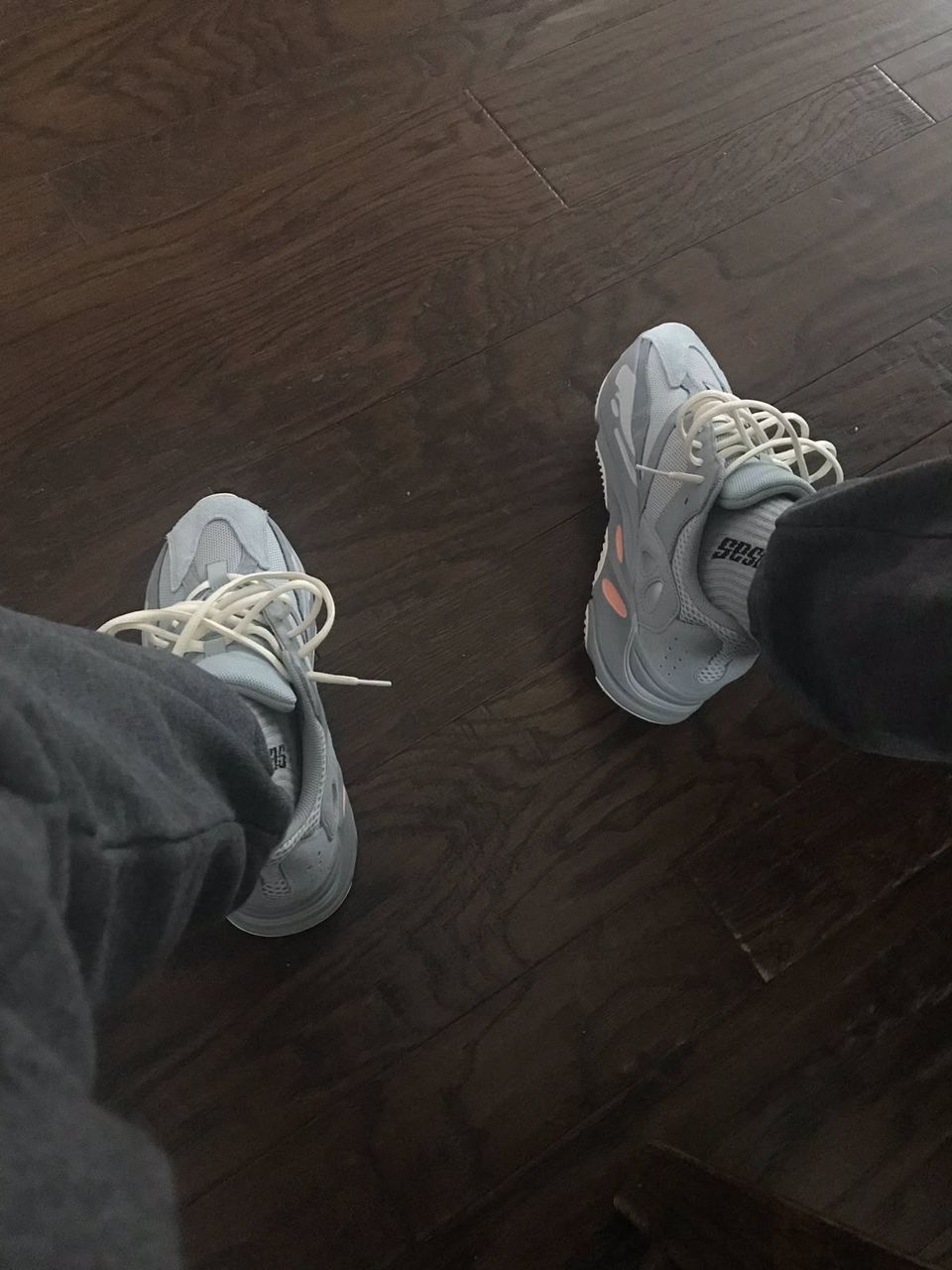 YEZZY 700