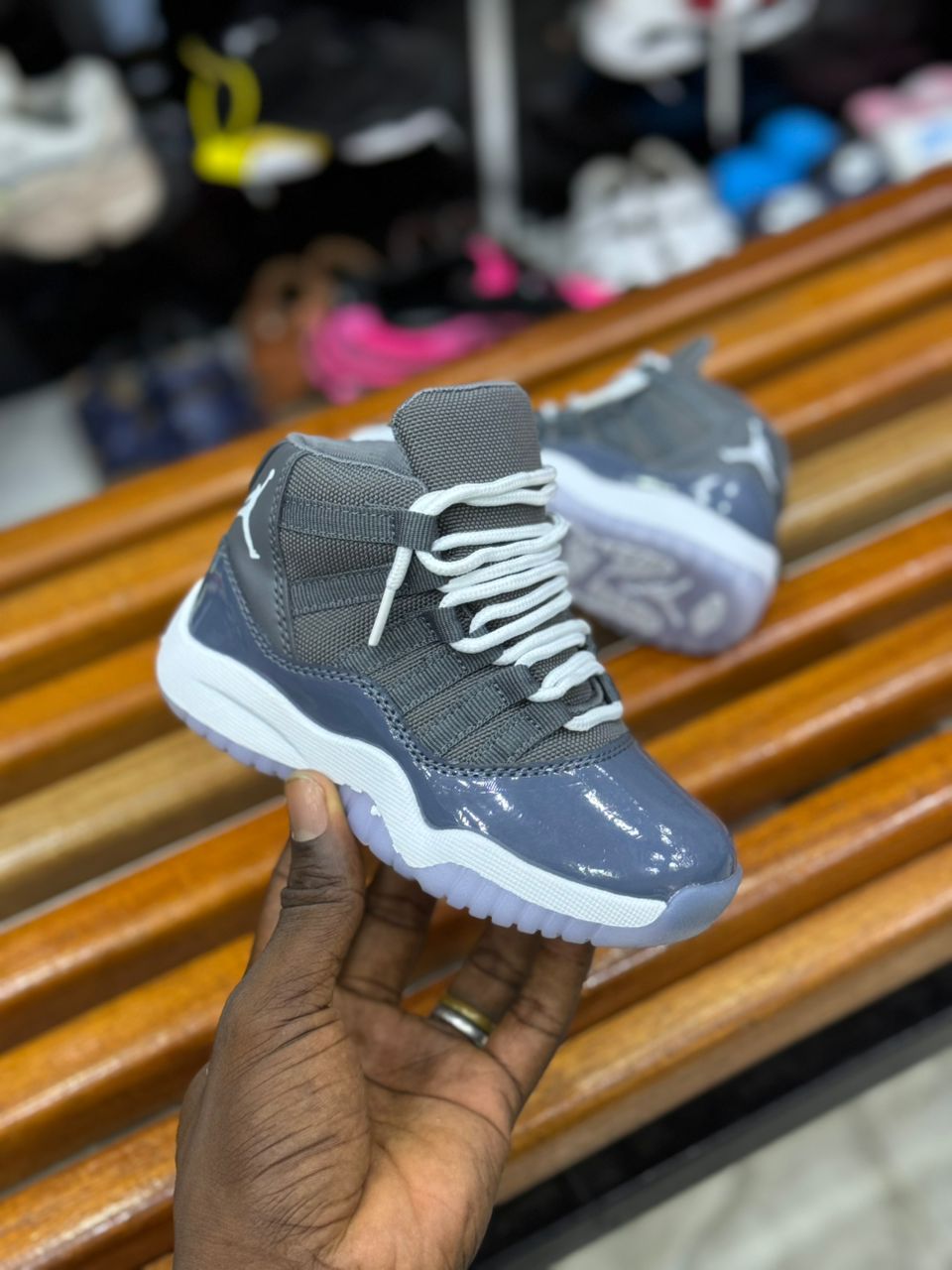 JORDAN 11