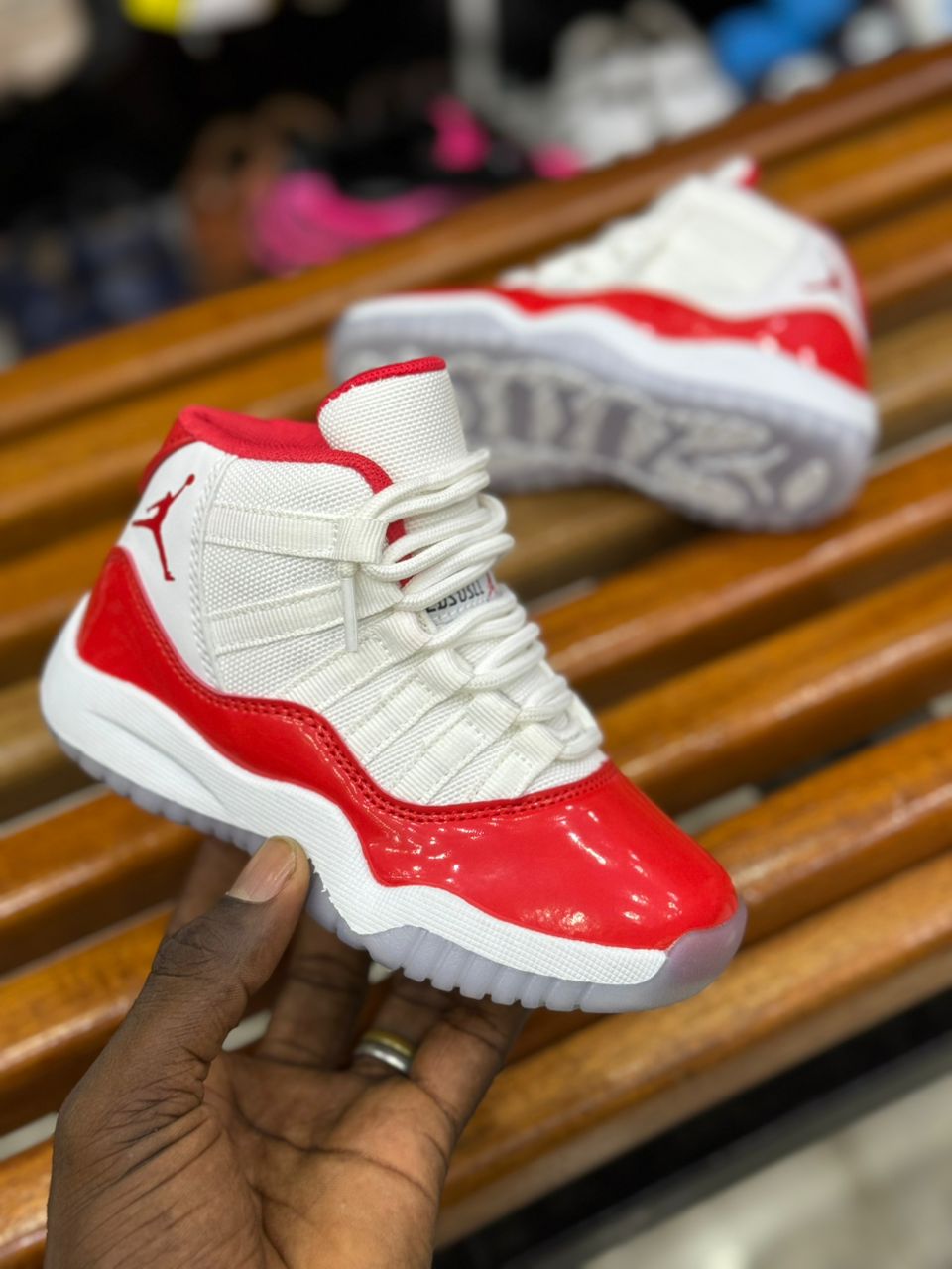 JORDAN 11