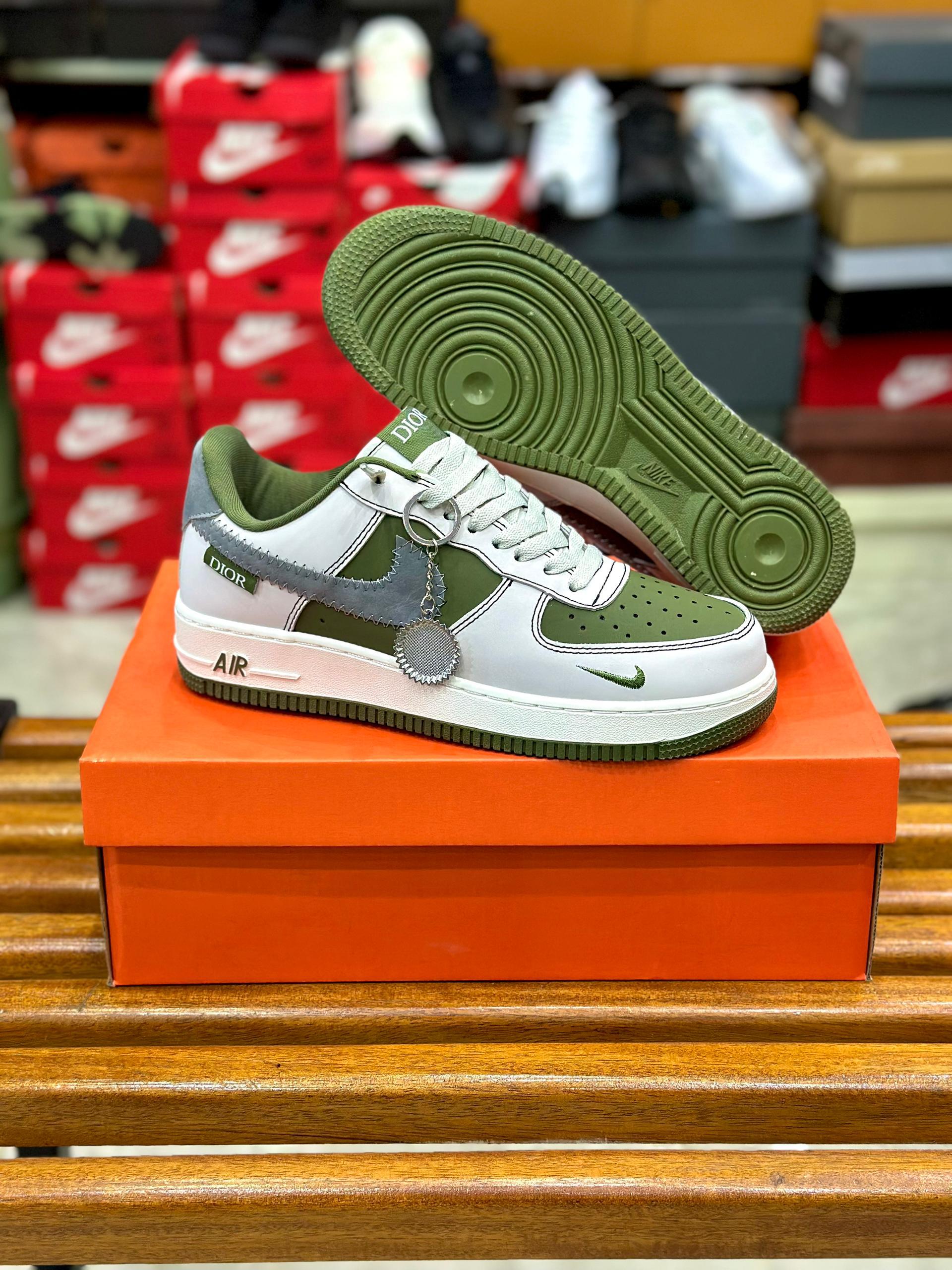 AIR FORCE