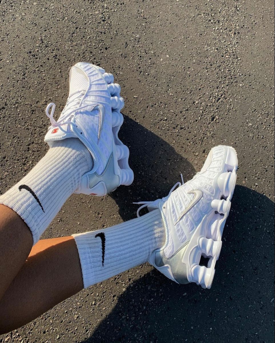 NIKE SHOX WHITE