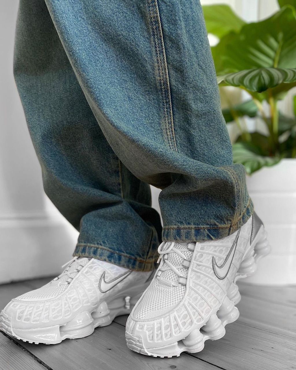 NIKE SHOX WHITE