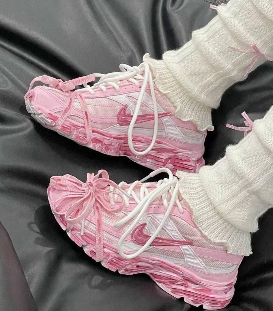 NIKE ROSE