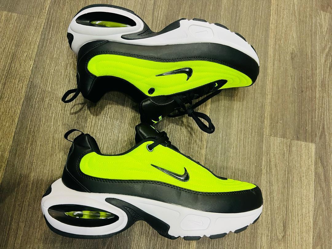 NIKE AIR