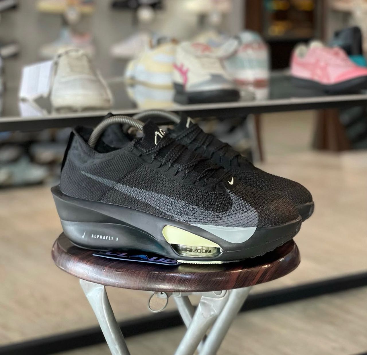 NIKE AIR