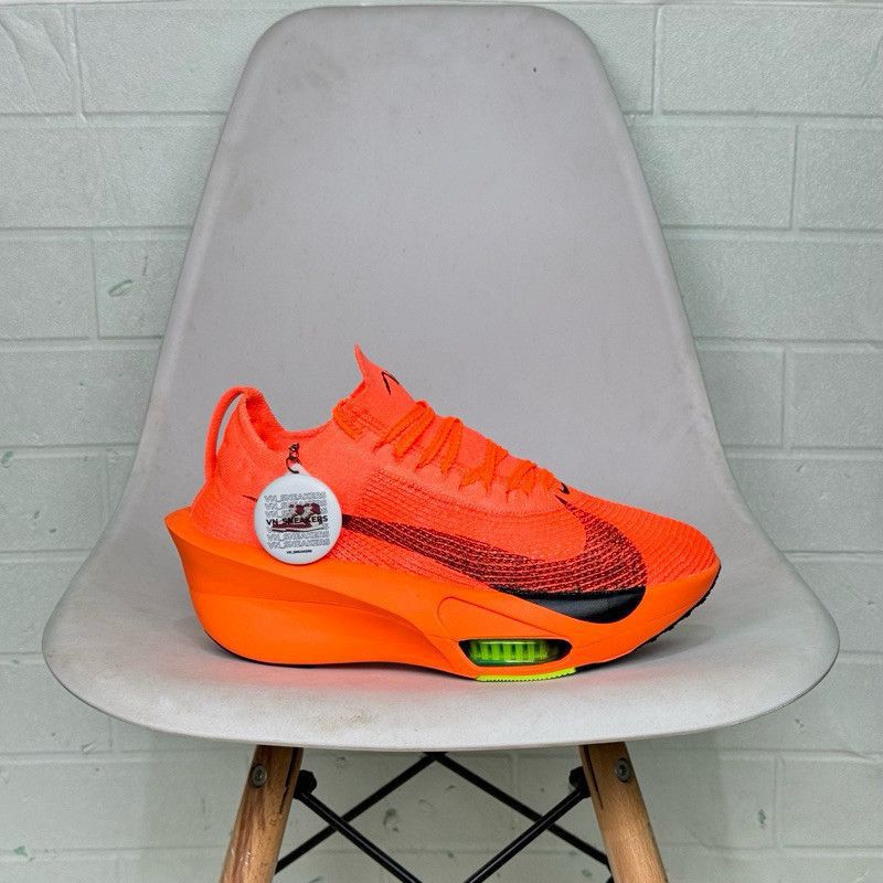 NIKE ZOM