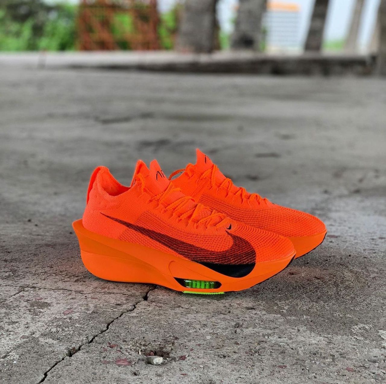 NIKE ZOM
