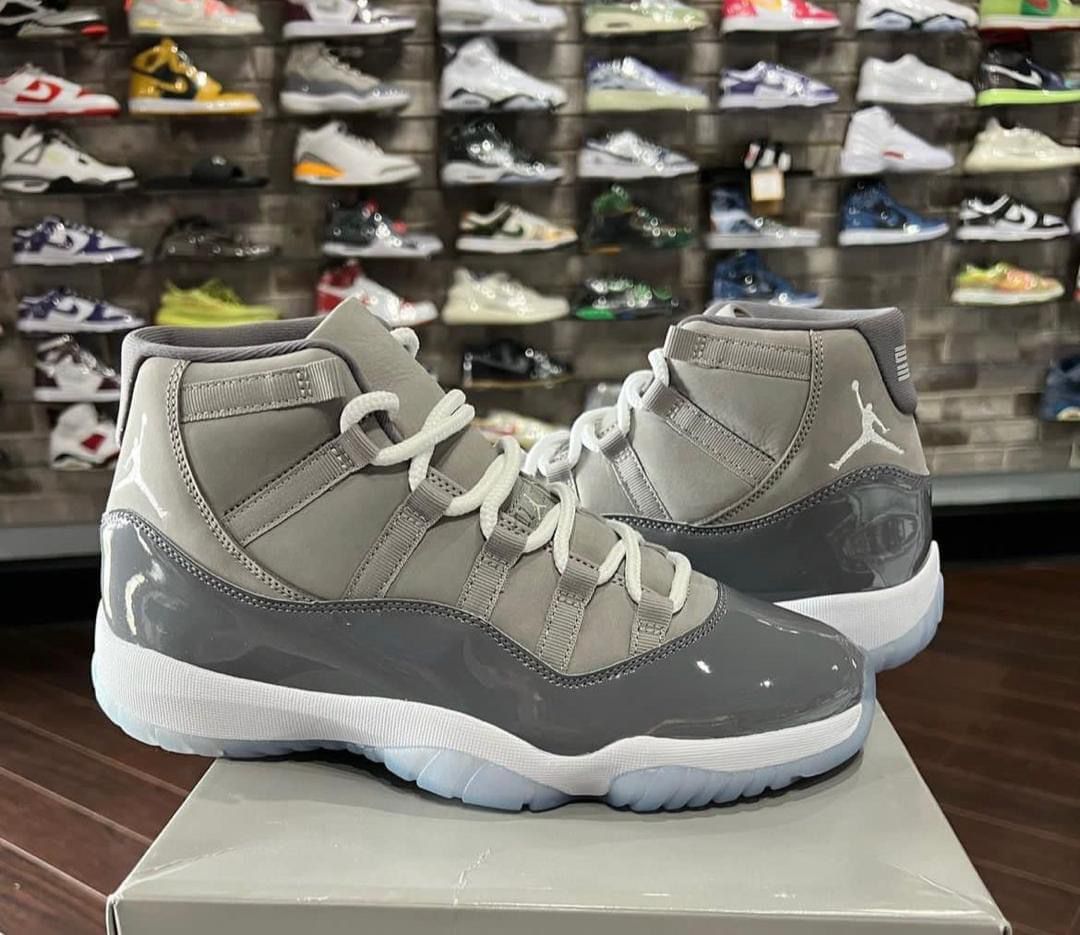 JORDAN 11