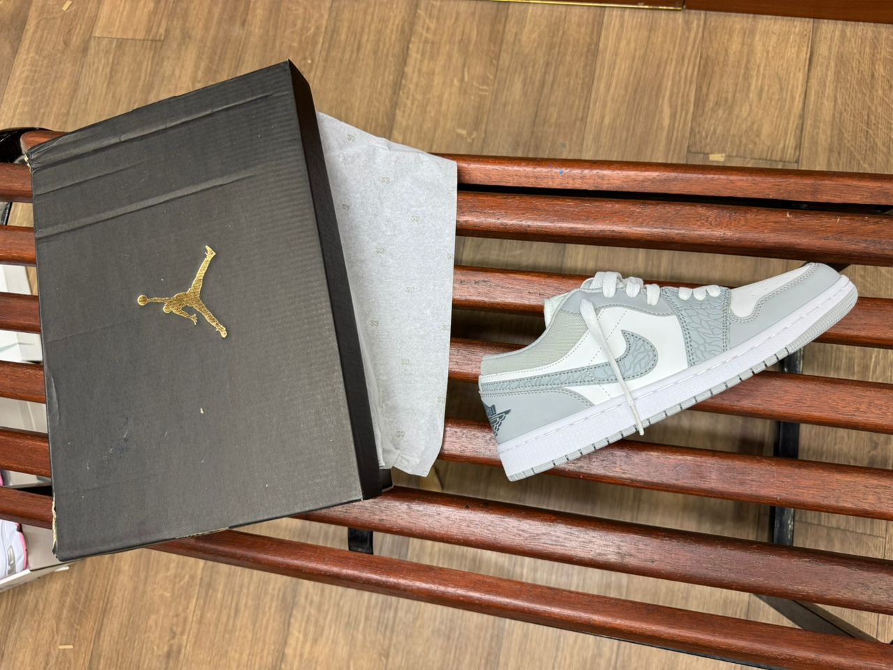 AIR JORDAN GRIS