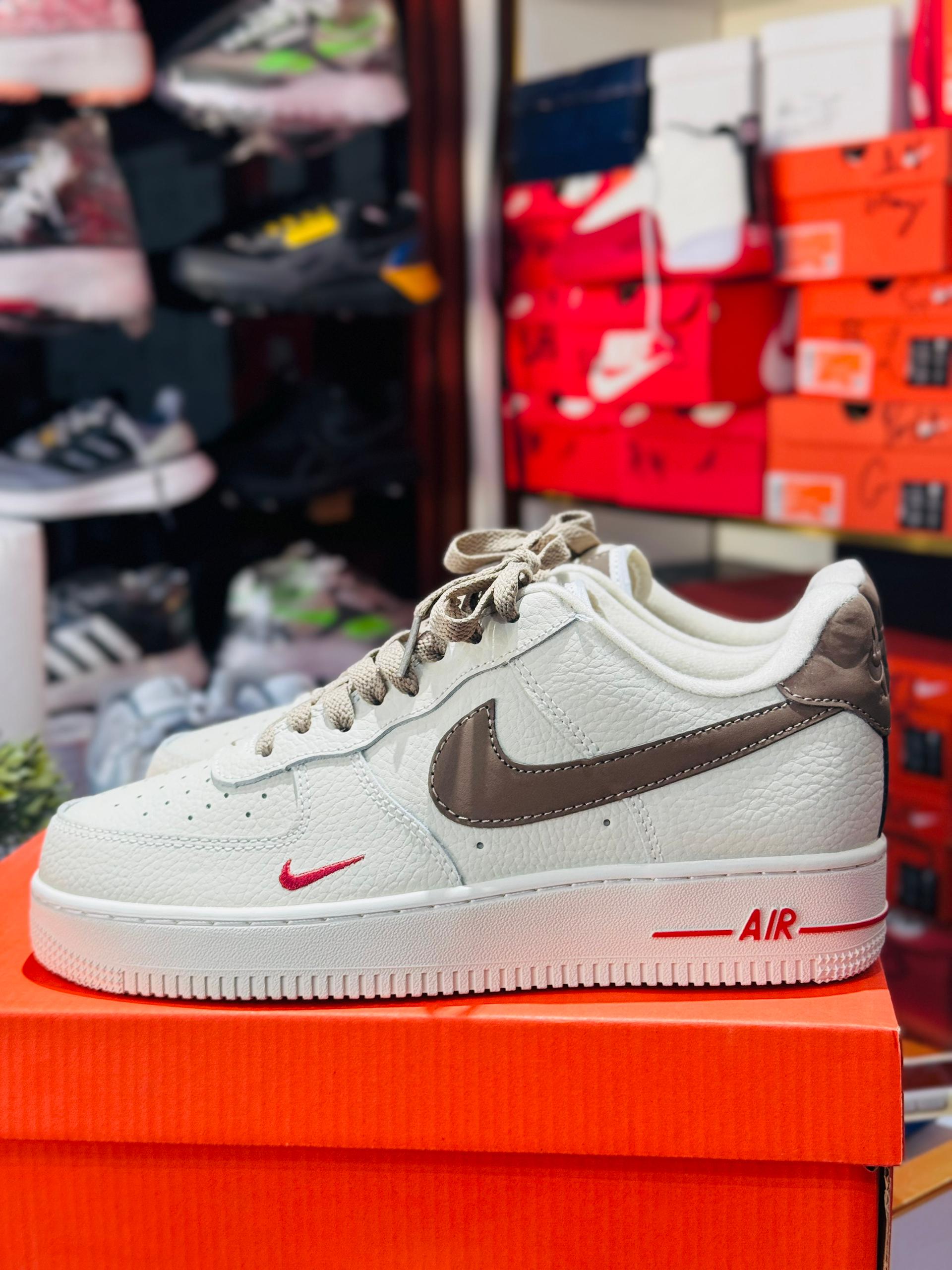 AF1
