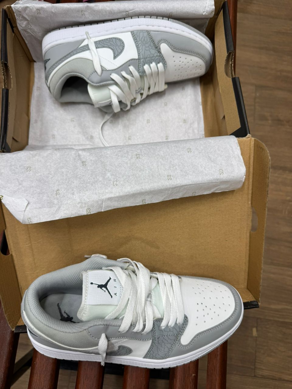 AIR JORDAN GRIS