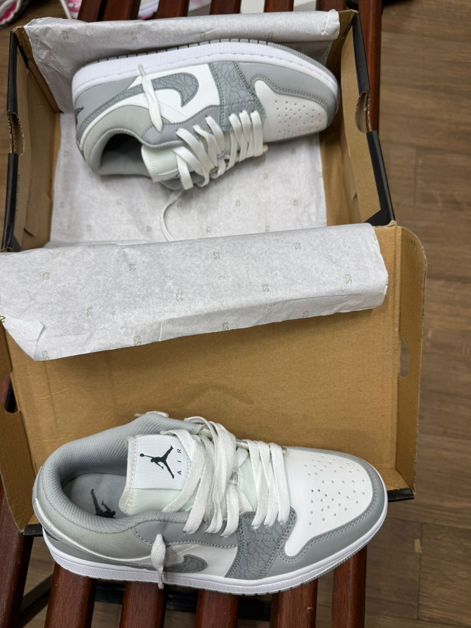 AIR JORDAN GRIS