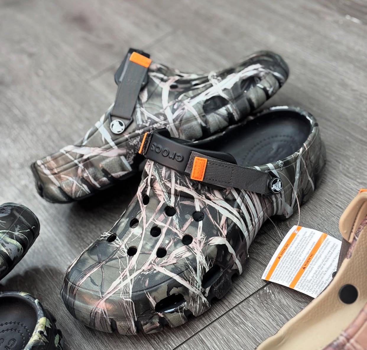 crocs