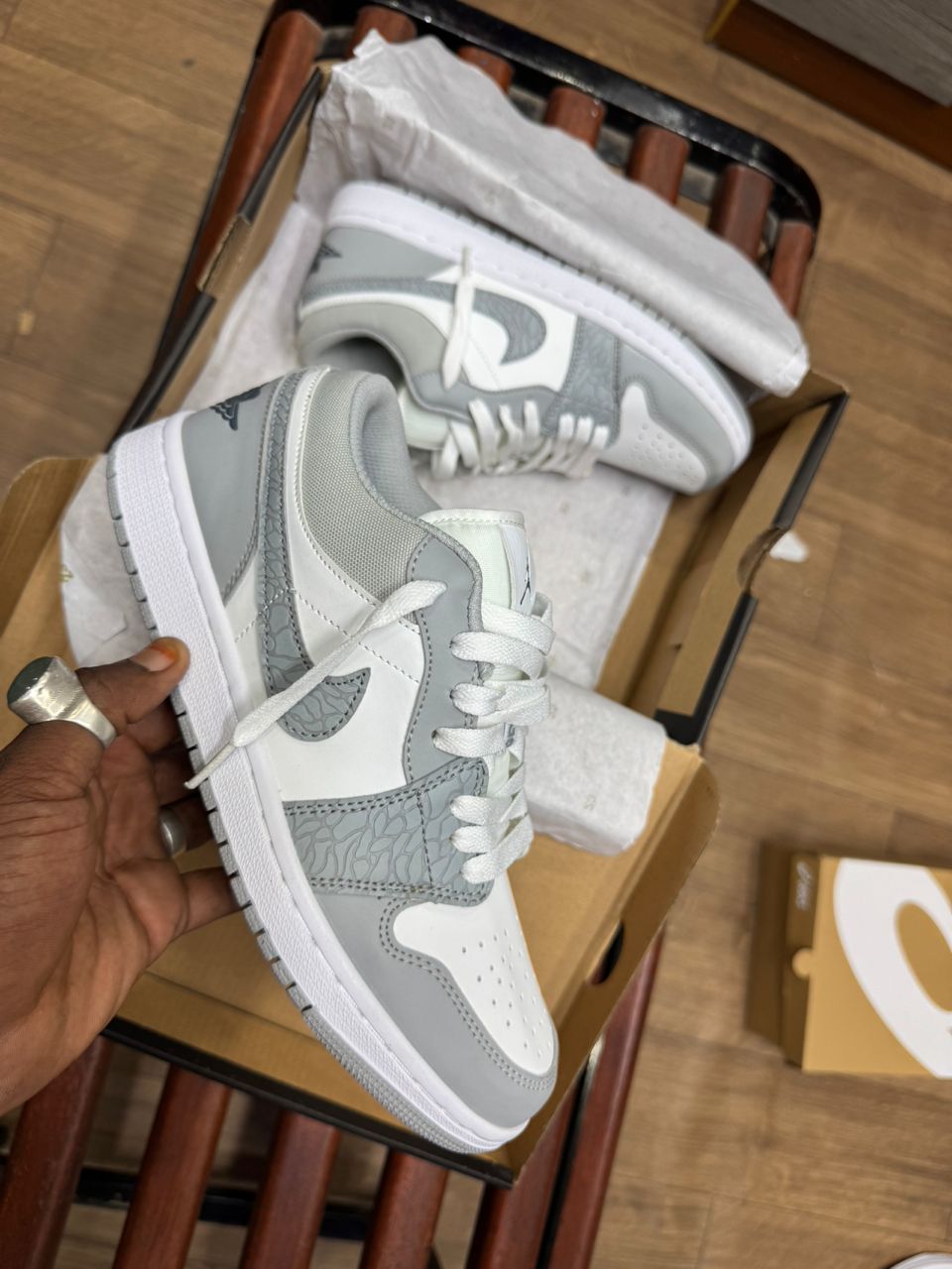 AIR JORDAN GRIS