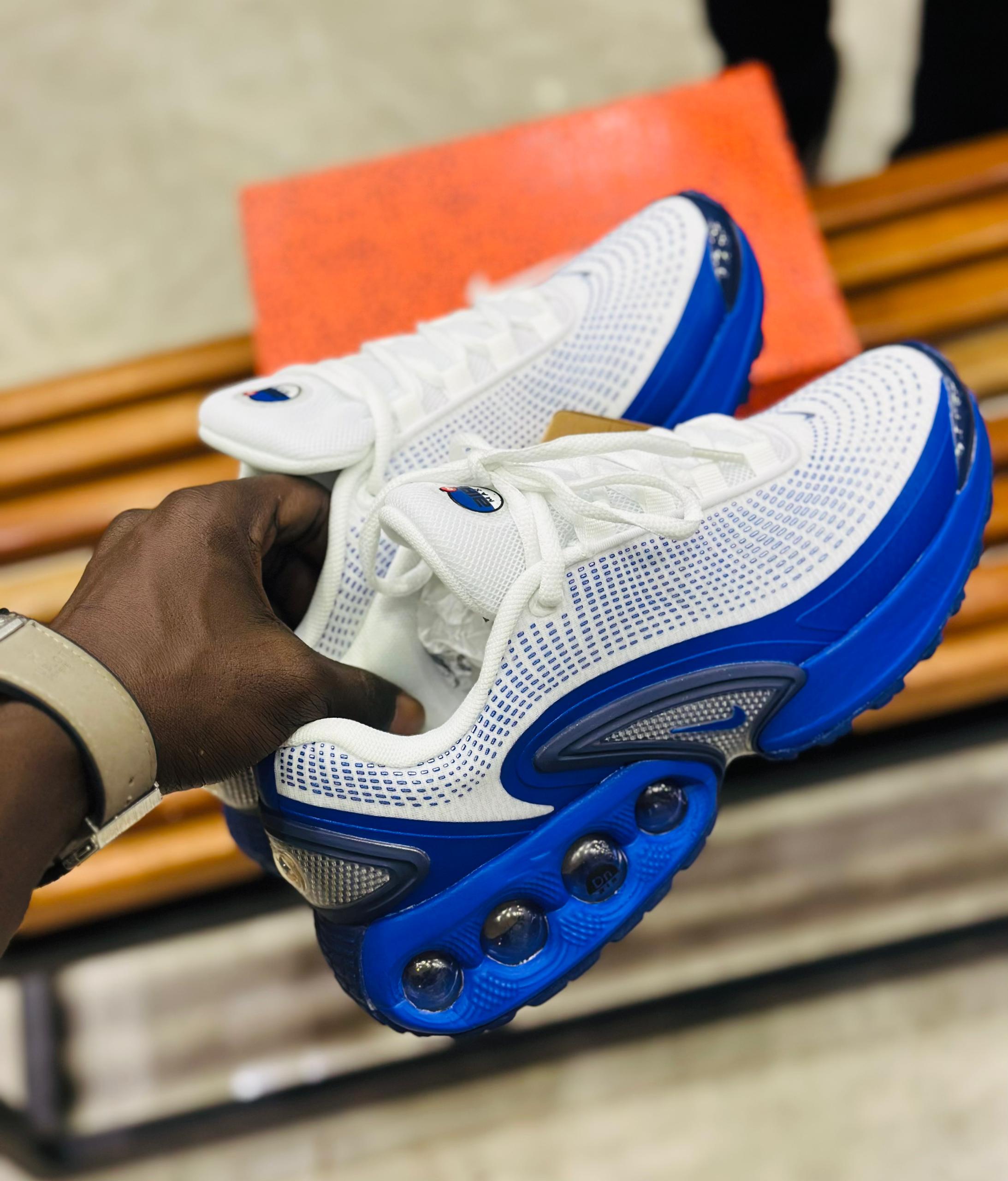 AIR MAX DN