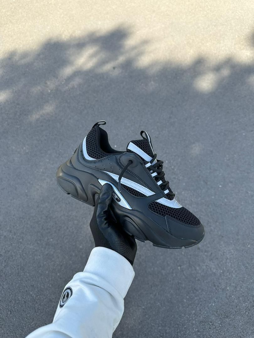 Dior B22