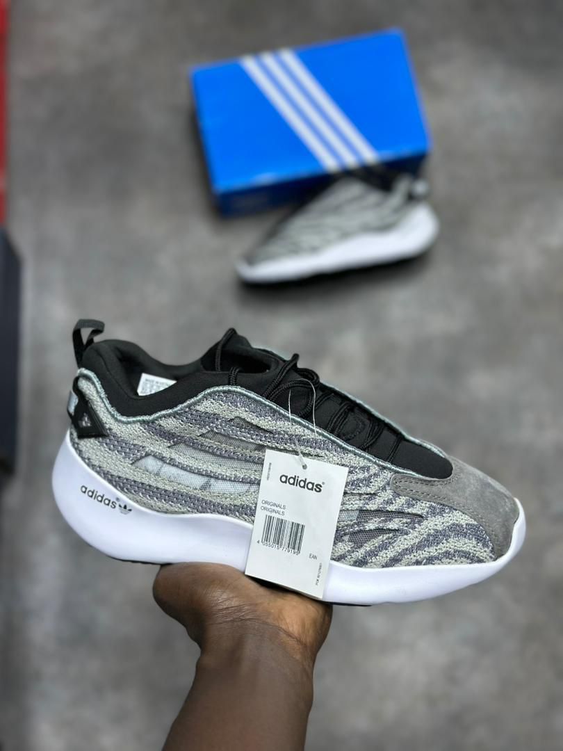 NEW YEZZY 700