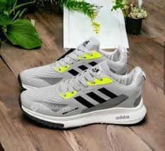 TREUNING ADIDAS
