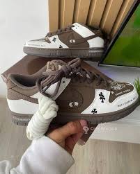 NIKE SB MARRON