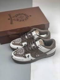 NIKE SB MARRON